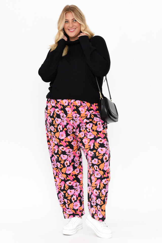 plus-size,curve-bottoms,plus-size-pants,alt text|model:Caitlin;wearing:Curve
