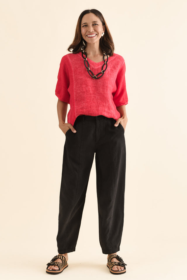 Roy Black Linen Blend Pocket Pants,Full Body,Brunette model,alt text|model:Cara image 6