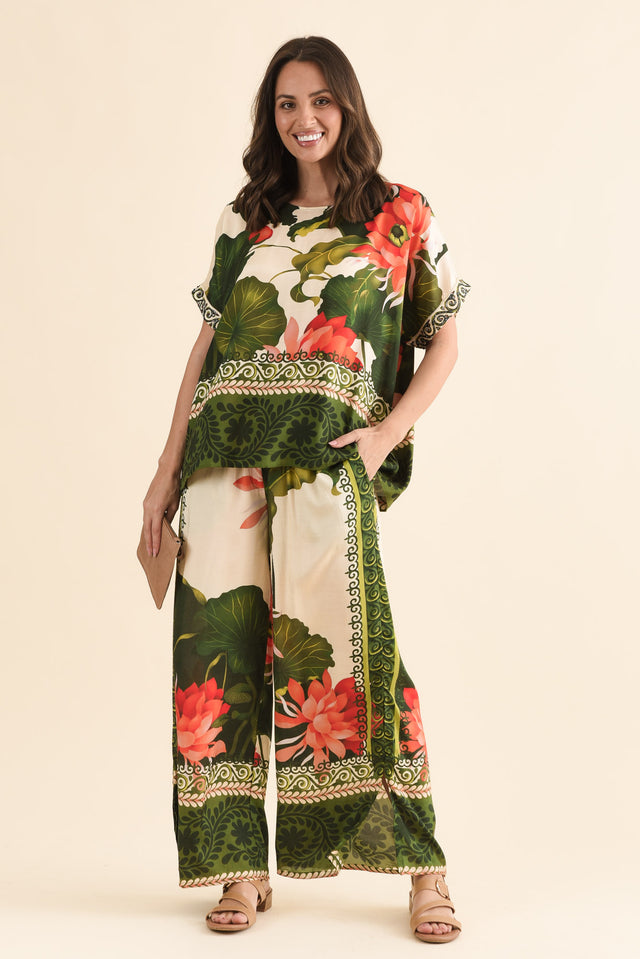 Payson Green Flower Pocket Pants,Full Body,Brunette model,alt text|model:MJ image 6