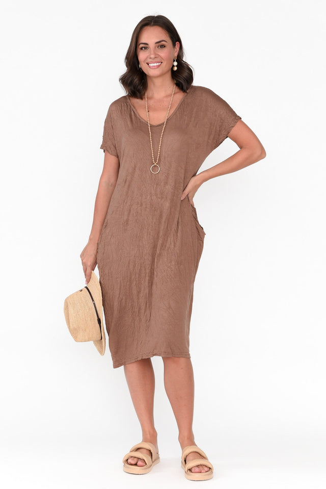 Travel Brown Crinkle Cotton Dress,Brunette model,alt text|model:MJ
