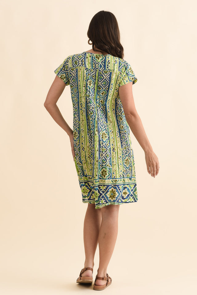 alt text|model:MJ image 4