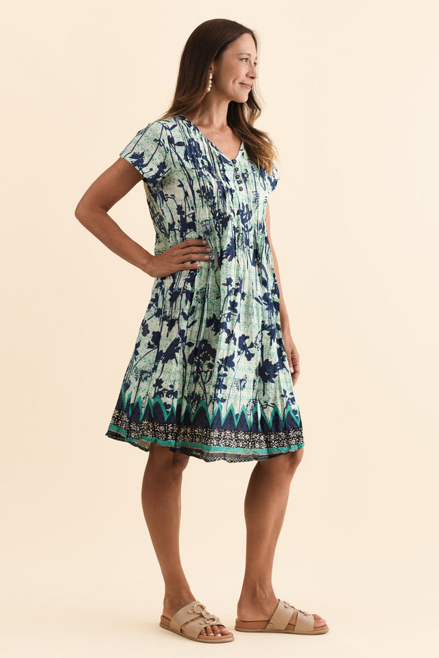 alt text|model:Cara image 3