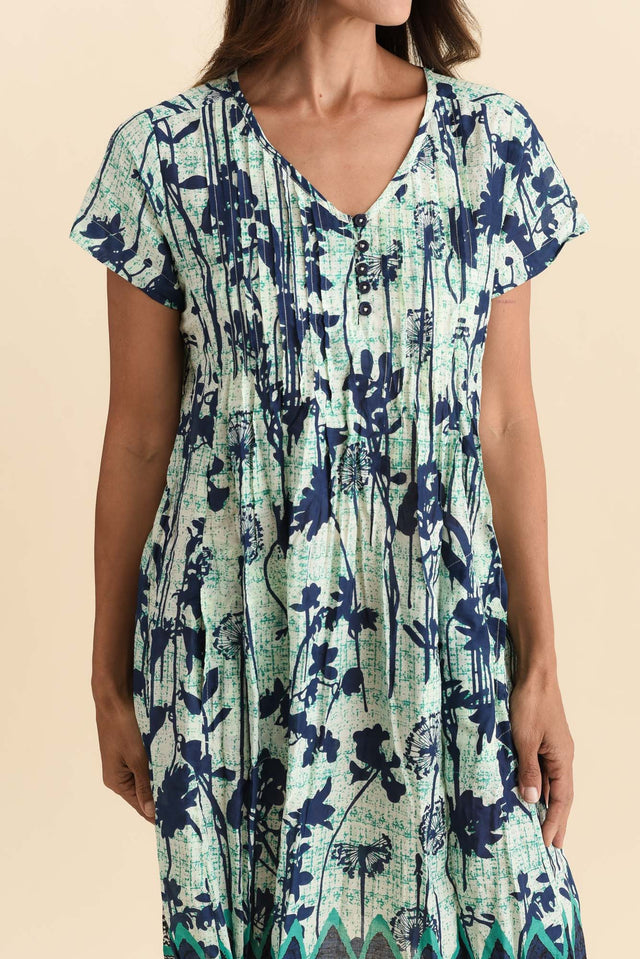 alt text|model:Cara image 5