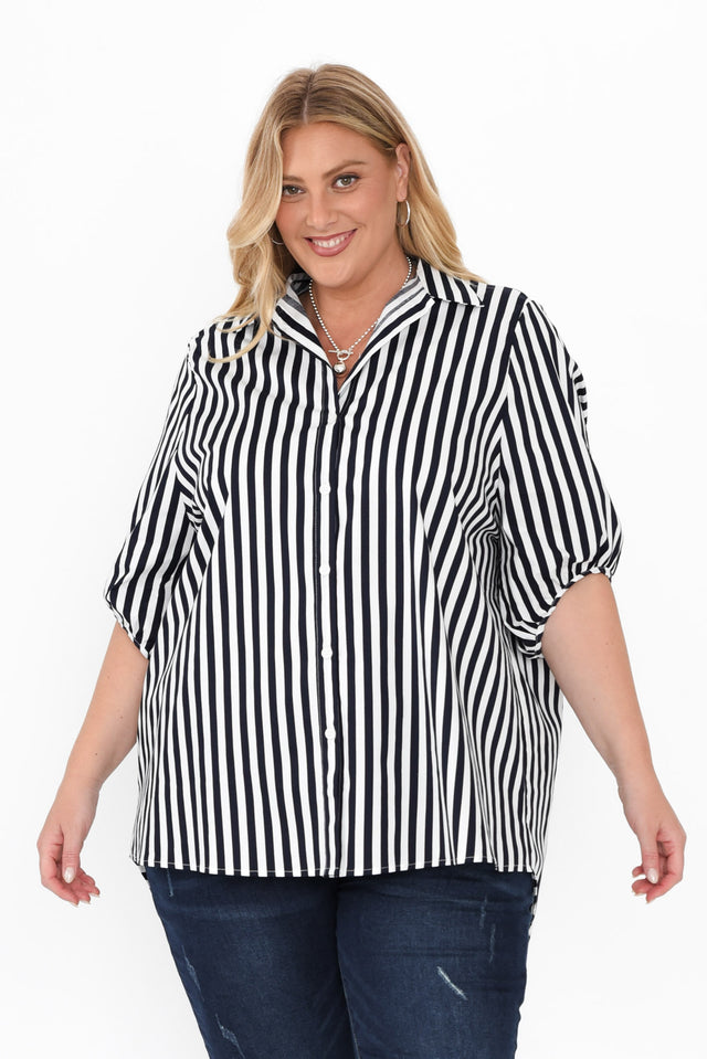 plus-size,curve-tops,plus-size-sleeved-tops,plus-size-shirts,plus-size-tunics,plus-size-cotton-tops,plus-size-work-edit,alt text|model:Caitlin