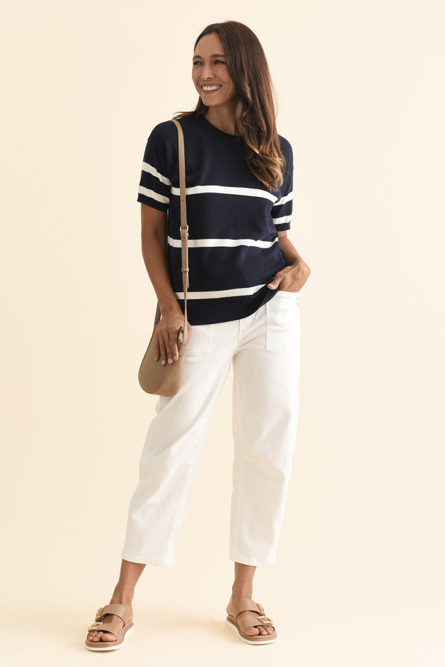 alt text|model:Cara image 3