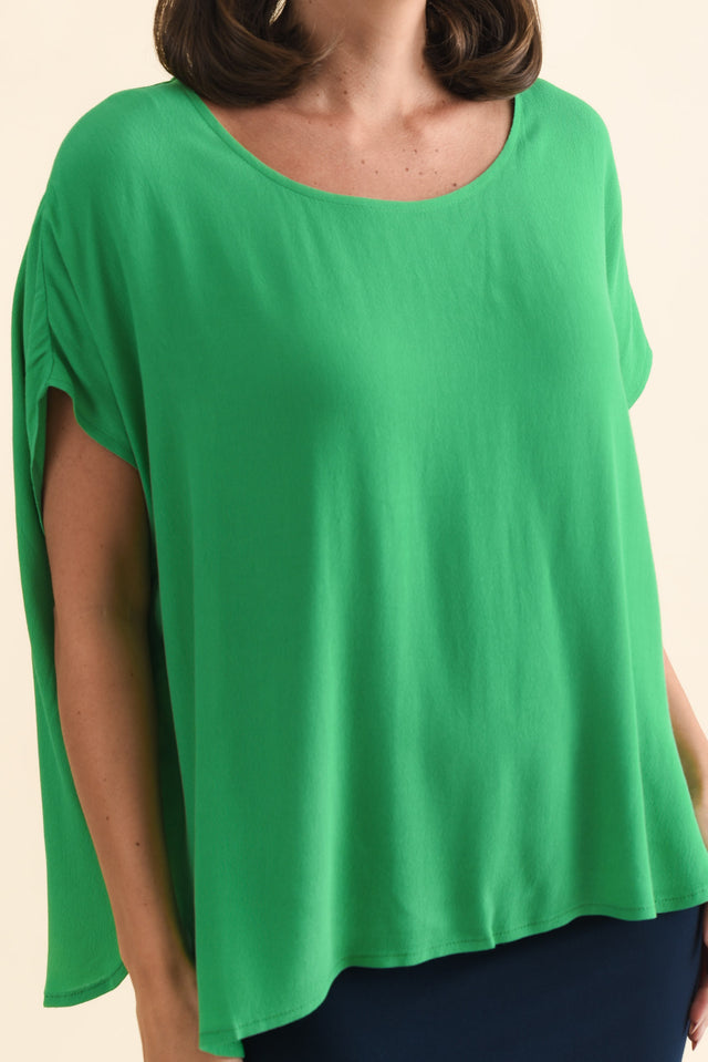 alt text|model:MJ image 6