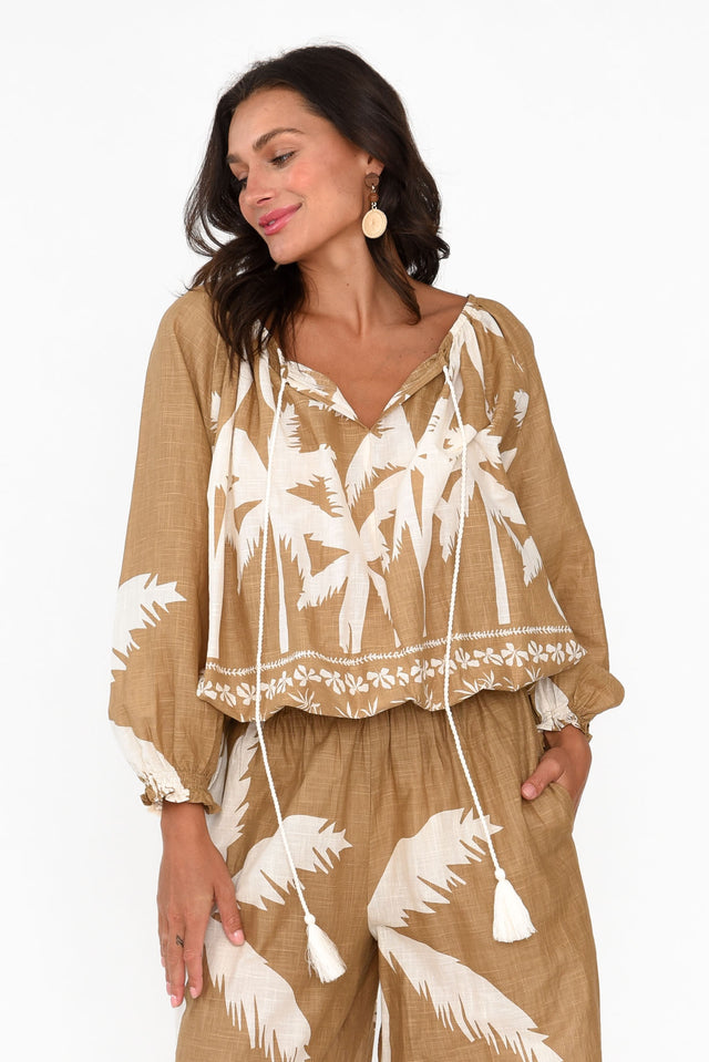 Seaside Tan Palm Cotton Top neckline_V Neck 
