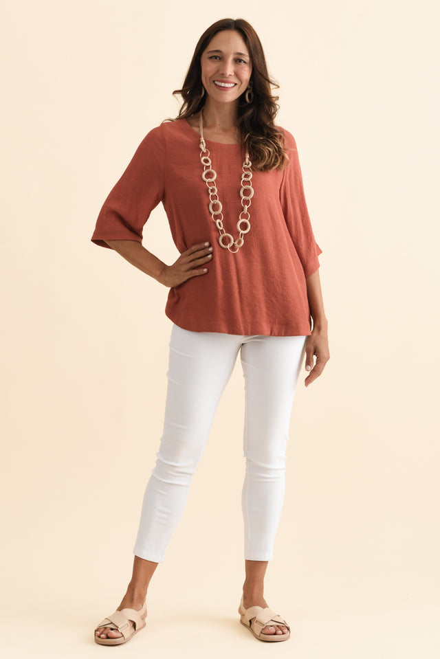 alt text|model:Cara image 4