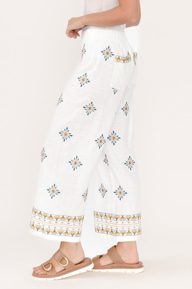 alt text|model:MJ image 4