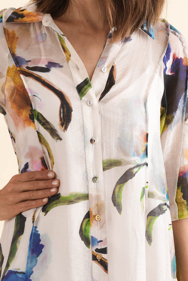 Soiree Blue Floral Shirt Dress,Detail,Brunette model,alt text|model:Cara image 5