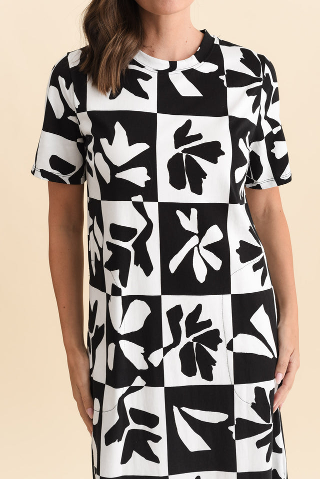 alt text|model:MJ image 6