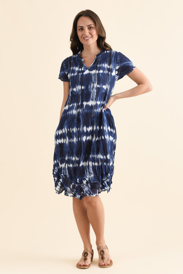 Stassi Navy Tie Dye Crinkle Cotton Dress,Full Body,Brunette model,alt text|model:MJ image 6