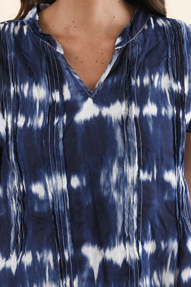 Stassi Navy Tie Dye Crinkle Cotton Dress,Detail,Brunette model,alt text|model:MJ image 5