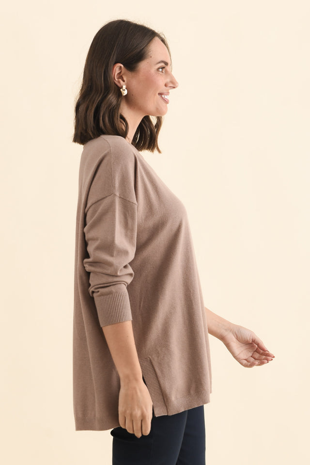Tanner Mocha Knit Jumper,Brunette model,alt text|model:MJ image 4