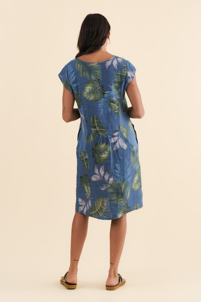 alt text|model:Brontie image 4