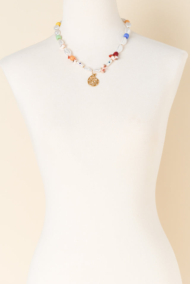 Torrance Gold Pearl Pendant Necklace image 2