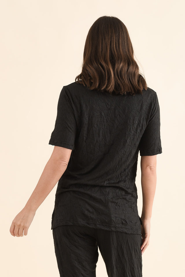 Travel No-Iron Black Scoop Neck Top,Back,Brunette model,alt text|model:MJ image 4