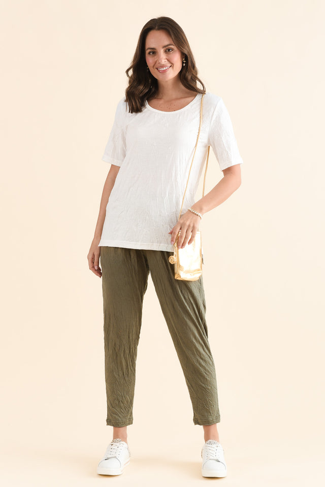 Travel No-Iron Khaki Cropped Pants,Full Body,Brunette model,alt text|model:MJ image 2