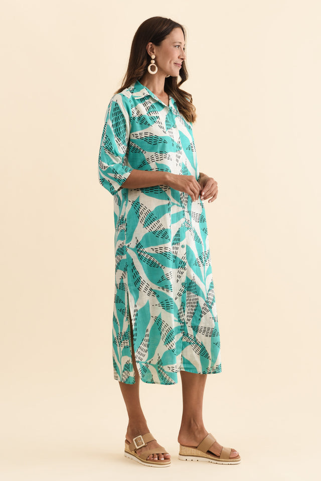 alt text|model:Cara image 3