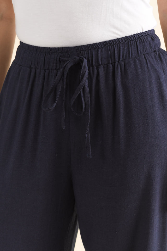 Twain Navy Pocket Pants,Detail,Brunette model,alt text|model:MJ image 5