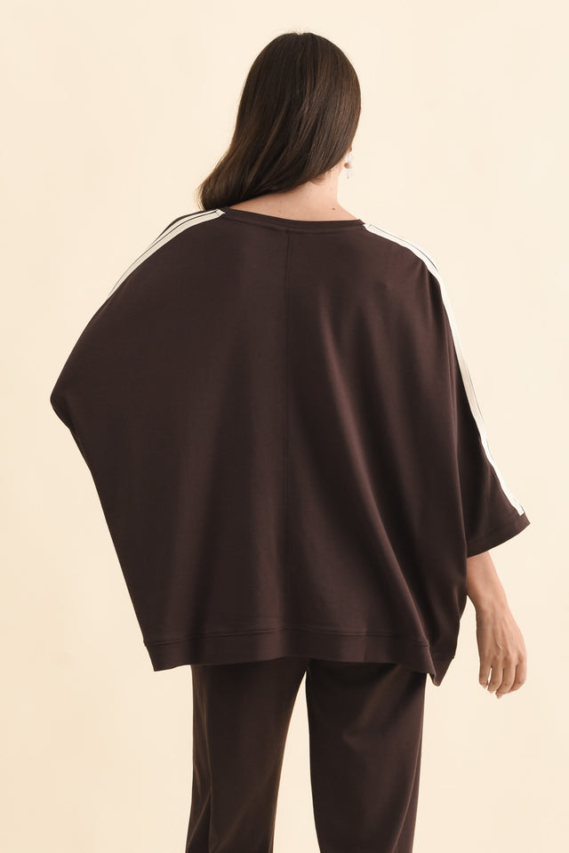 Valeria Chocolate Cotton Oversized Tee,Brunette model,alt text|model:MJ image 5