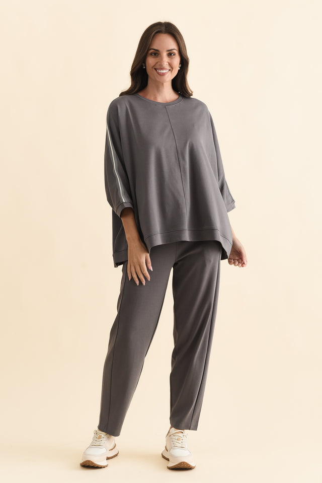 Valeria Grey Cotton Oversized Tee,Brunette model,alt text|model:MJ image 7