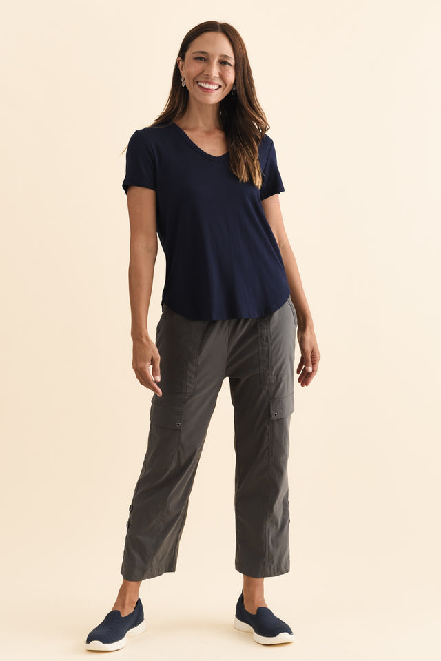 alt text|model:Cara image 3