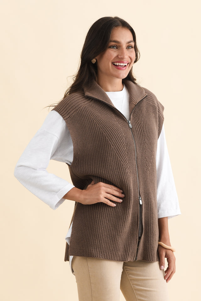 Viona Mocha Cotton Zip Knit Vest,Brunette model,alt text|model:Brontie image 5