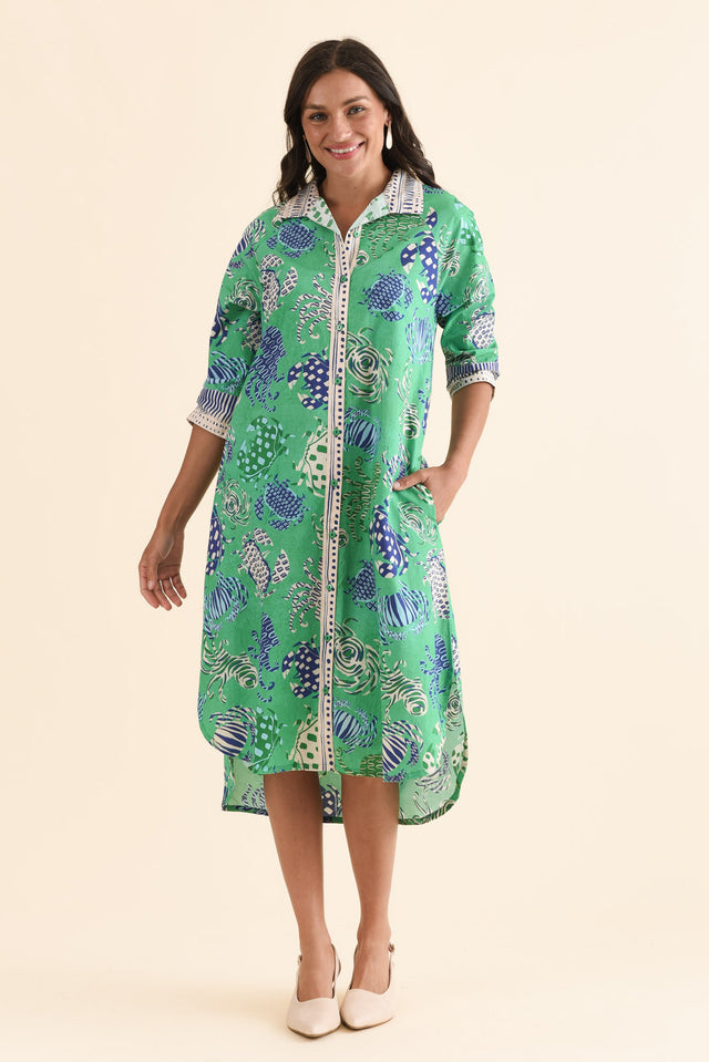 Vossie Green Coastal Cotton Poplin Dress,Full Body,Brunette model,alt text|model:Brontie image 2