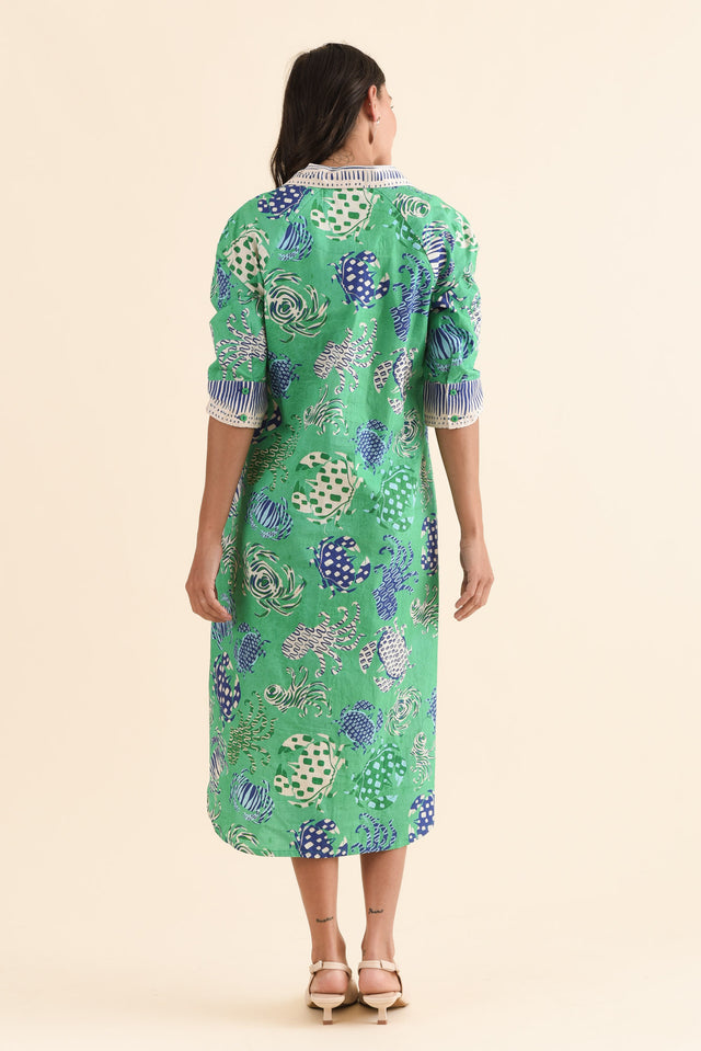 Vossie Green Coastal Cotton Poplin Dress,Back,Brunette model,alt text|model:Brontie image 4
