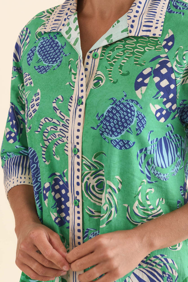 Vossie Green Coastal Cotton Poplin Dress,Detail,Brunette model,alt text|model:Brontie image 5
