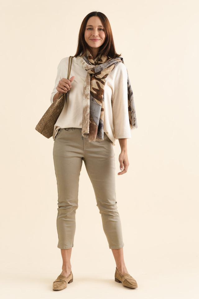 Whistler Stone Cotton Jogger Pants,brunette model,Full Outfit,alt text|model:Cara image 2