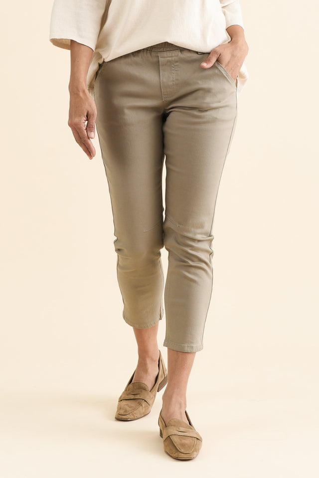 Whistler Stone Cotton Jogger Pants,brunette model,Front of Outfit,alt text|model:Cara image 1