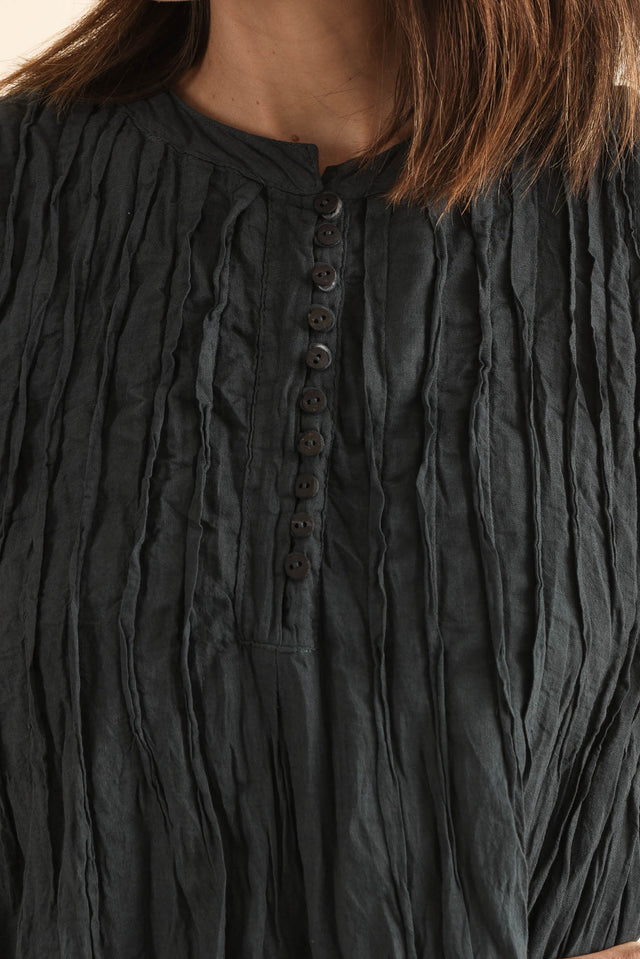 Willa Charcoal Crinkle Cotton Dress,Detail,Brunette model,alt text|model:Cara image 5