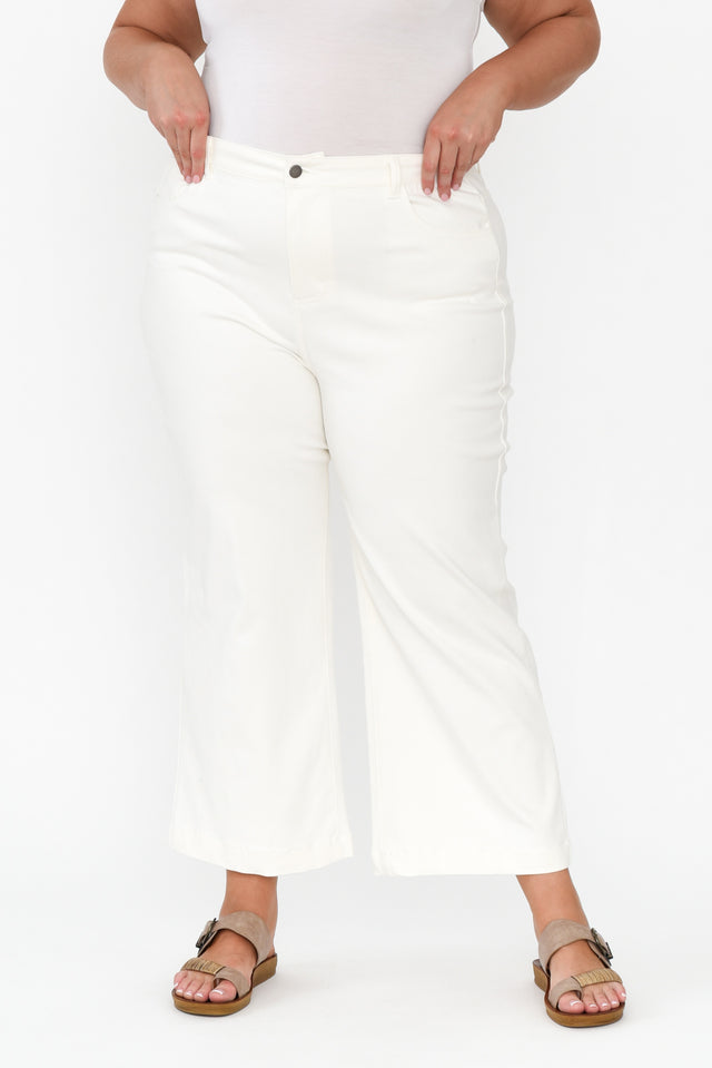 plus-size,curve-bottoms,plus-size-pants,plus-size-jeans alt text|model:Caitlin;wearing:AU 20 / US 16 image 6