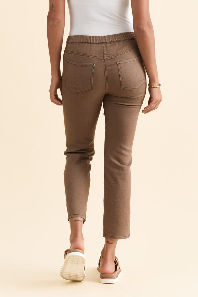 Winslet Mocha 7/8 Pants,Brunette model,alt text|model:Brontie image 4