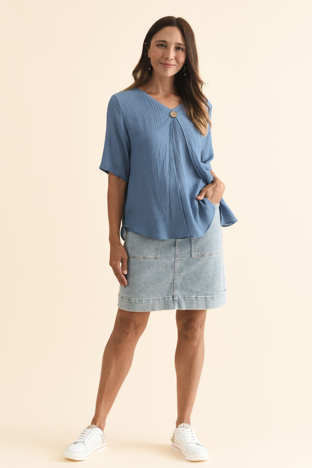 alt text|model:Cara image 3