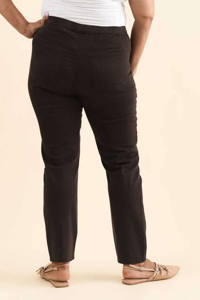 Zadie Chocolate Stretch Jeans,Brunette model,alt text|model:Pilita image 13