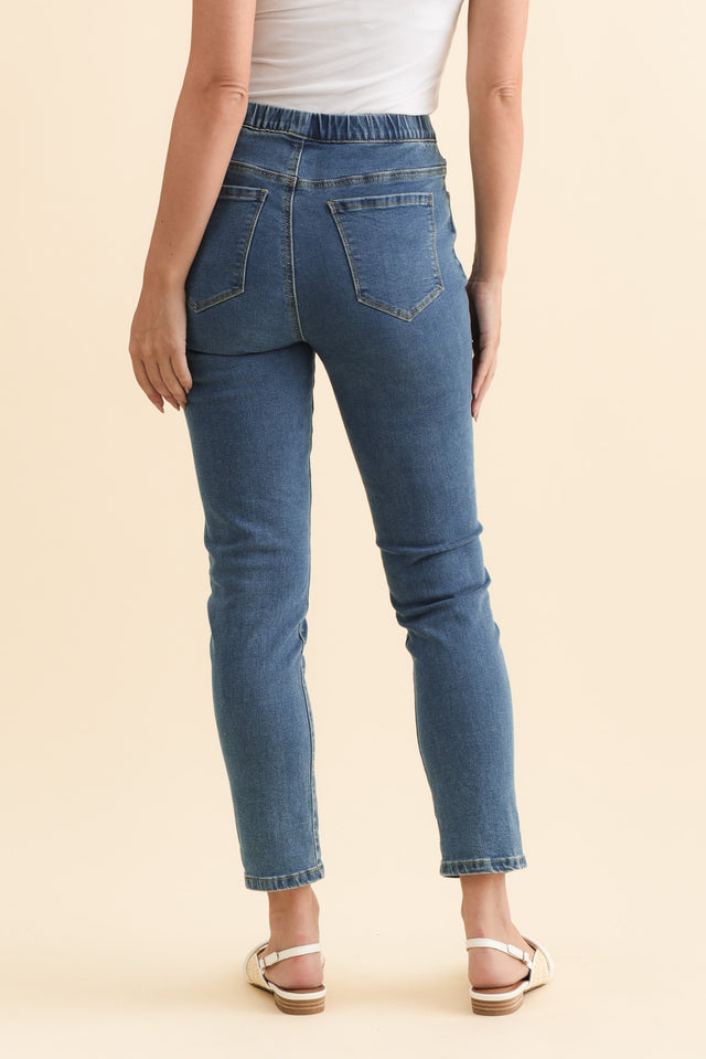 alt text|model:MJ image 5