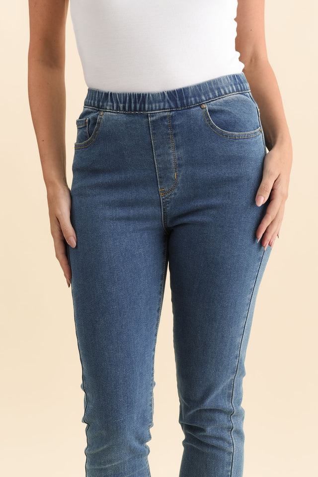 alt text|model:MJ image 6