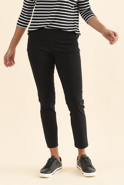 Zara Black Stretch 7/8 Pants,Front,Brunette model,alt text|model:Brontie