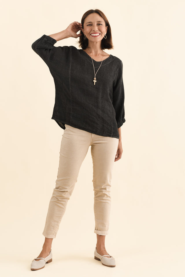 Ziola Black Linen Cotton Top,Brunette model,alt text|model:Cara image 7