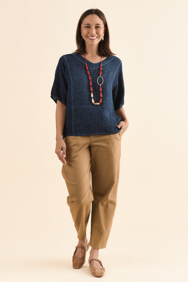 Ziola Navy Linen Cotton Top,Full Body,Brunette model,alt text|model:Cara image 6