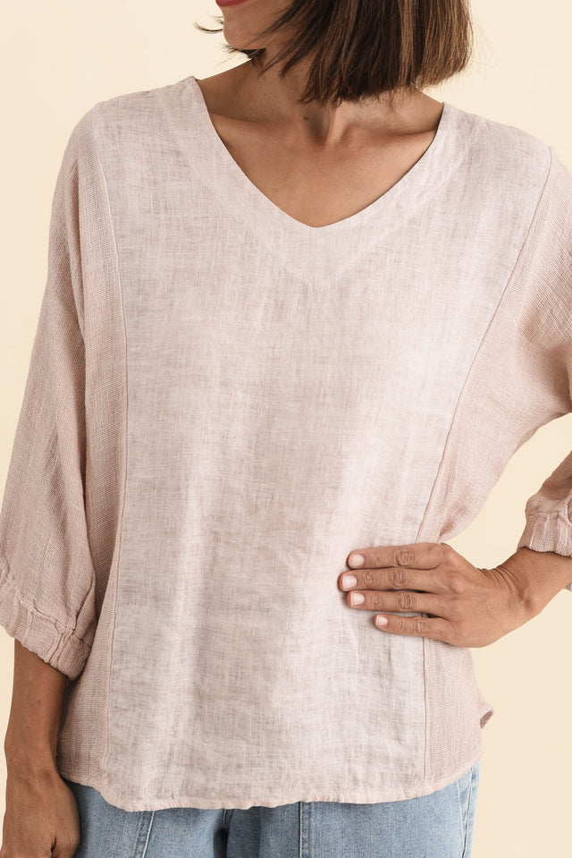 Ziola Pink Linen Cotton Top,Brunette model,alt text|model:Cara image 7