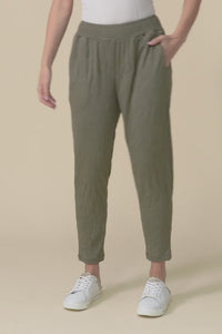 Travel No-Iron Khaki Cropped Pants,video