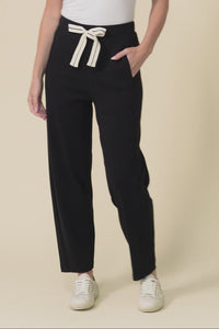 Tenille Black Cotton Barrel Pants,Video
