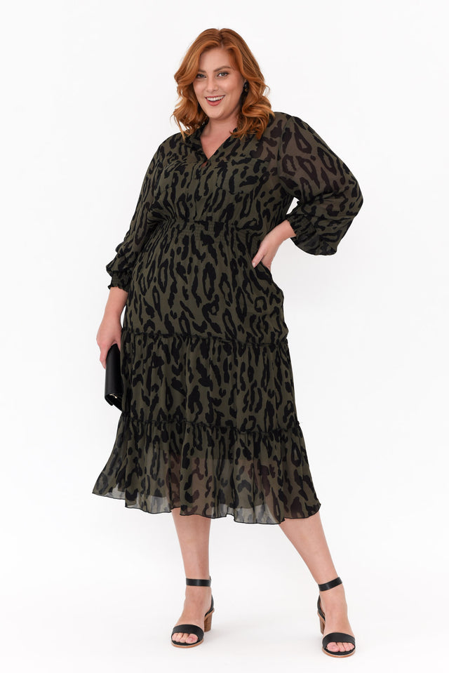 plus-size,curve-tops,plus-size-sleeved-tops,facebook-new-for-you,plus-size-work-edit,plus-size-race-day-dresses,plus-size-mother-of-the-bride-dresses