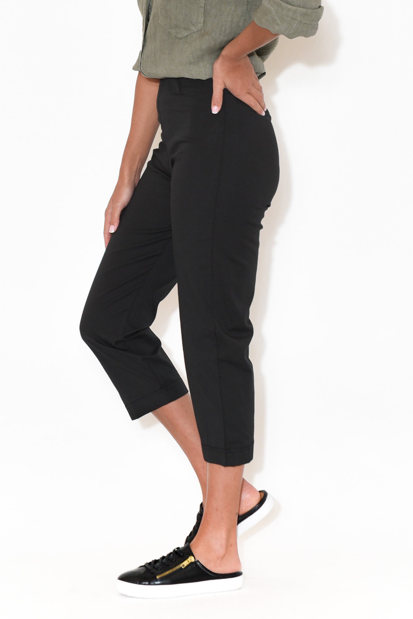 Jockey Black Capri Pants for Women #1300 [New Fit], Ladies Cotton Capri,  महिलाओं की सूती कैपरी, वूमेन कॉटन कैपरी - Zedds, New Delhi | ID:  2852587088633