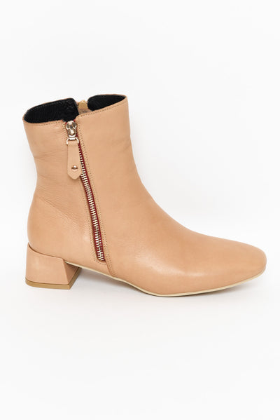 Wander Tan Leather Boot
